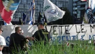 Milano, ultrà protestano sotto la sede inter: "Noi non toccati dall'indagine,vogliamo i biglietti"