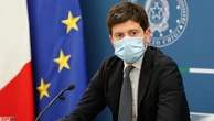 Vaccini, la destra attacca Speranza, Palazzo Chigi lo difende ma gli uffici sono sotto esame