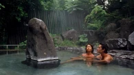 Giappone, ridotta in polvere l’acqua benefica degli onsen. “Potremo clonare le nostre terme ovunque”