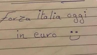 Patrick Zaki, il bigliettino dal carcere egiziano: "Forza Italia"
