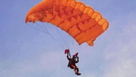 Schianto con il parapendio sul lago di Garda: grave un uomo di trentacinque anni