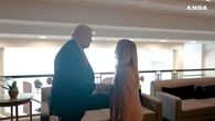 G7, nuovo colloquio tra Trump e Meloni: sorrisi e stretta di mano tra i due leader