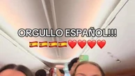 Il comandante dell'aereo annuncia la vittoria della Spagna: sul volo Ryanair esplode la festa