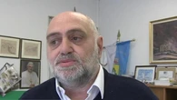 Pescate, il sindaco nega la cittadinanza a un kosovaro da 10 anni in Lombardia: "Non sa l'italiano"