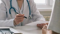 Venezia, contraggono epatite dopo autotrasfusioni fatte da un medico vicino ai no vax. la Procura apre un fascicolo