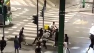 Rider ferito con bottiglie in Darsena a Milano: tre denunciati