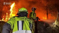 Spagna, la battaglia col fuoco dei pompieri nel bosco vicino al parco nazionale Sierra de Espadán