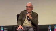 New York, De Niro recita la più famosa battuta di "Taxi Driver". Il pubblico in visibilio