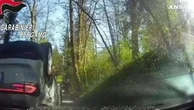 Inseguimento a folle velocità tra i comuni della Bergamasca: l'auto in fuga si ribalta
