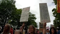 Scozia, "Non dovresti essere qui": centinaia di manifestanti contro Trump