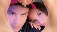 Fedez ufficializza la storia con Giulia Honegger: l’annuncio con una foto dalle vacanze in Sardegna
