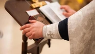 Chi ha scritto la Bibbia? L’IA prova a scoprirlo