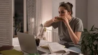 Maturità, cosa mangiare (e i cibi da evitare) per rendere al meglio