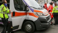 Anziano di 80 anni in auto svolta all’improvviso e travolge scooter: muore a 60 anni a Gorgonzola