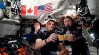 Dal mac and cheese al cocktail di gamberi: il menù pasquale degli astronauti Artemis