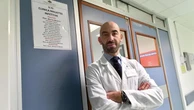 Vaccini, Bassetti minacciato di morte: “Capita quando la politica invade il campo della scienza”