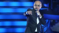 Enrico Ruggeri tra Califano e Tenco: “In tv per tenere viva la memoria dei grandi cantautori”