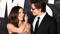 Millie Bobby Brown e Jake Bongiovi hanno adottato una bimba. Il post della star di “Stranger Things”
