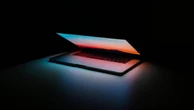 IA, il nuovo status symbol è un portatile sempre aperto