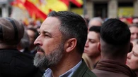 Spagna, il leader di Vox invoca piazzale Loreto: “Sánchez sarà appeso per i piedi”