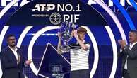 AtpTorino, Sinner premiato con la coppa per il n.1 del mondo: 