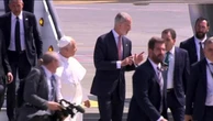 Il papa scende dall’aereo con il re Filippo a Santa Cruz de Tenerife: “Problemi tecnici"