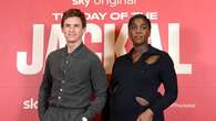 Eddie Redmayne: “Divento lo Sciacallo, killer dai mille volti che sa essere umano. In tutti c’è un lato oscuro”