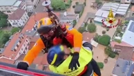Maltempo a Como, fiumi di fango in strada e persone salvate con l'elicottero: video dell'intervento