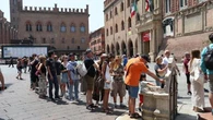 Meteo, Caronte infuoca l’Italia: picchi di 40 gradi e afa tropicale fino a Ferragosto