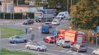 Esce dal carcere e ruba un camion dei vigili del fuoco: fermato alla rotonda