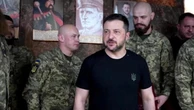 Zelensky visita le truppe a Sumy: "Un anno fa abbiamo messo i russi al loro posto"