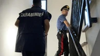 Truffano un’anziana spacciandosi per bancari e la convincono a versare 20mila euro: denunciati