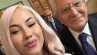 Il selfie virale di Anna Pepe al Quirinale con Mattarella