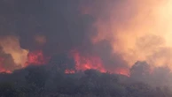 Cipro in fiamme, il fuoco distrugge campi e case: evacuazioni tra fumo e panico