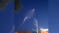 Iran: il lancio del missile ipersonico, nel cielo una scia mai vista