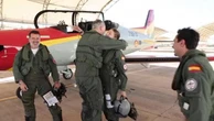 Spagna, re Felipe e la principessa Leonor a bordo di un jet militare: il volo di addestramento