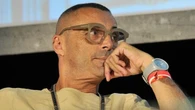 Alex Britti: “Spiato dalla mia ex moglie? È una brutta storia e c’è di mezzo mio figlio”