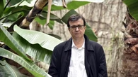 Libri, Javier Cercas scrive un romanzo su Papa Francesco: “Io, ateo, spero di essere all’altezza”
