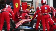 Tensione tra Hamilton e il box Ferrari: “Volete che faccia passare anche Sainz?”