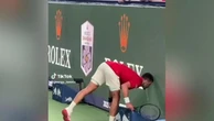 Djokovic vomita a bordo campo. Nole vittima del caldo estremo di Shanghai
