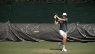 Wimbledon, Sinner scende in campo: l'allenamento prima del debutto