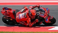 Marc Marquez, frattura e lesione alla spalla ma niente operazione: "Punto a rientrare a novembre"