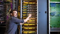 Un italiano ha reso più efficienti i data center Amazon, superando un problema aperto dagli anni ’80
