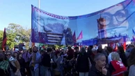 Berlino, in 60mila alla marcia "All eyes on Gaza": tra le bandiere anche Assange e Albanese
