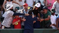 Ruba racchetta a Tiafoe al Roland Garros: "Se me la ridai ti regalo due biglietti"