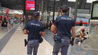 Milano, 18enne fugge a un posto di controllo, poliziotto lo insegue e nella colluttazione si frattura una mano