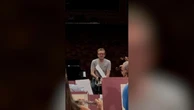 Accademia Santa Cecilia, l'orchestra suona "Happy Birthday to you" per i 50 anni del maestro Harding