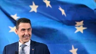 Vannacci spacca i Patrioti, rimandata la decisione sulla sua nomina a vicepresidente. Il partito di Le Pen: “Lui è un problema”. Nessuna critica da Vox. Il generale minimizza