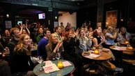 Conoscersi con un PowerPoint, la nuova frontiera dal dating nasce nei pub londinesi