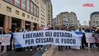 7 ottobre, commemorazione in piazza San Babila a Milano: 